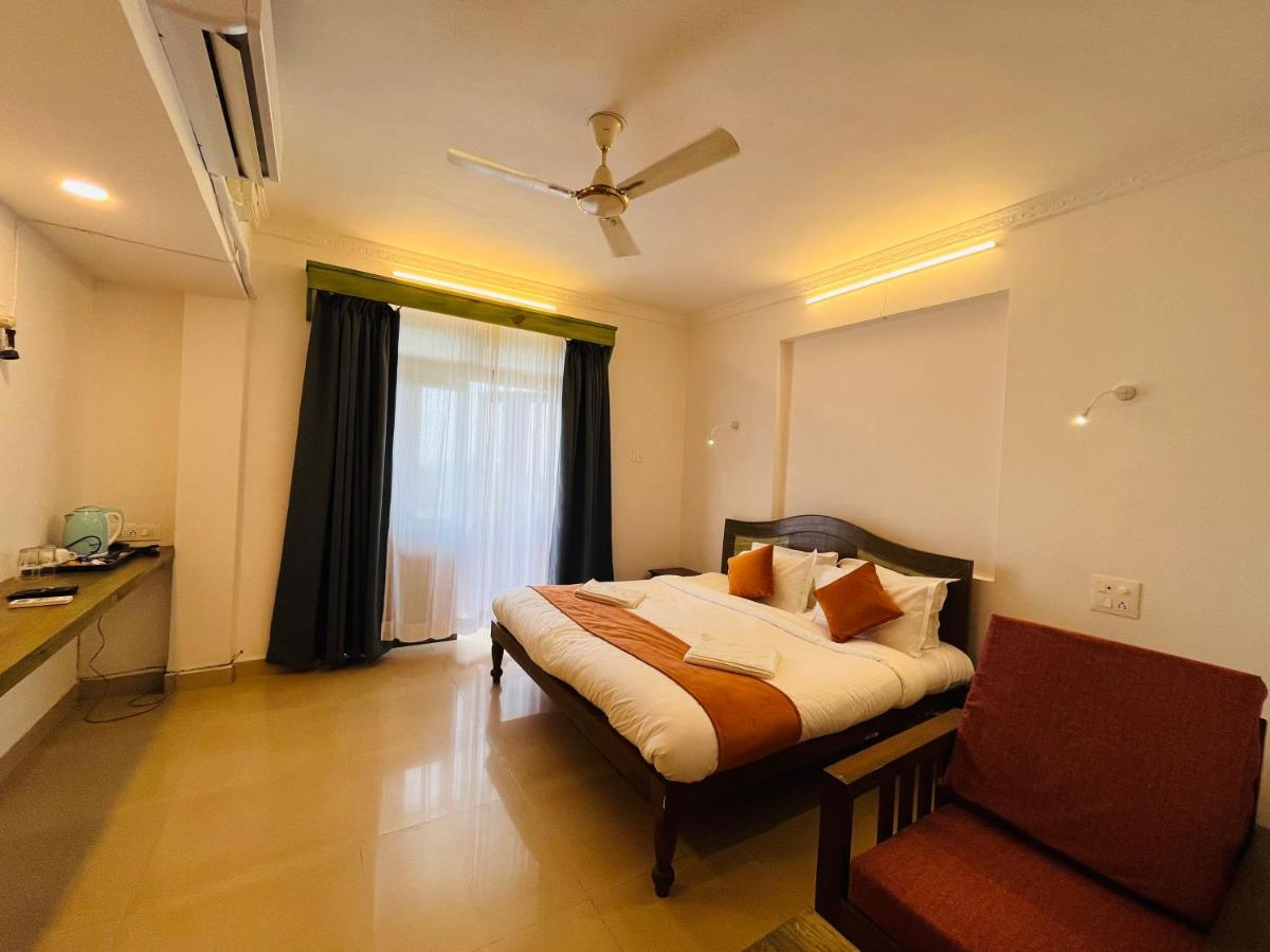 Nagas Hotel Satyavati Morjim Exterior foto