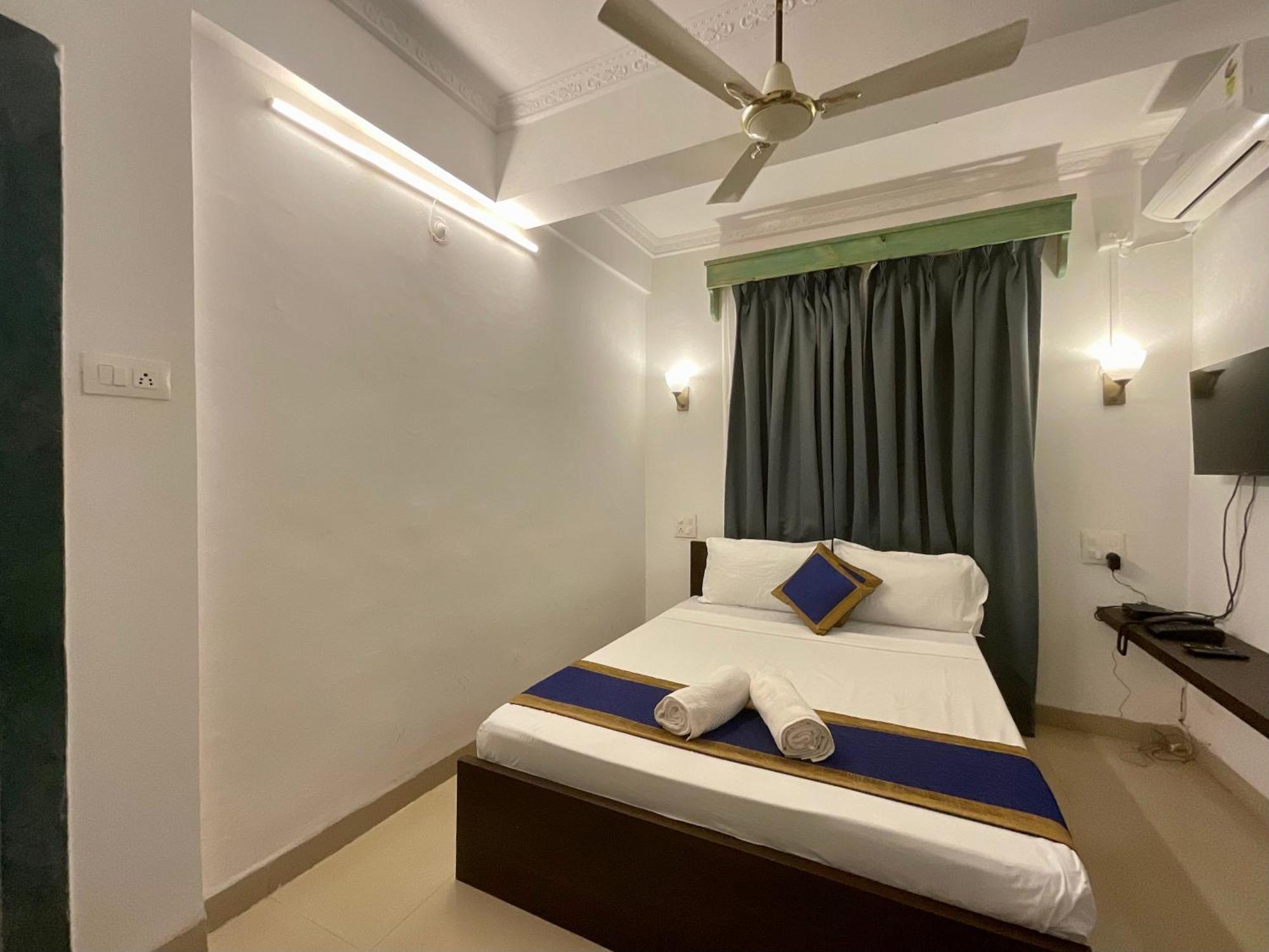 Nagas Hotel Satyavati Morjim Exterior foto